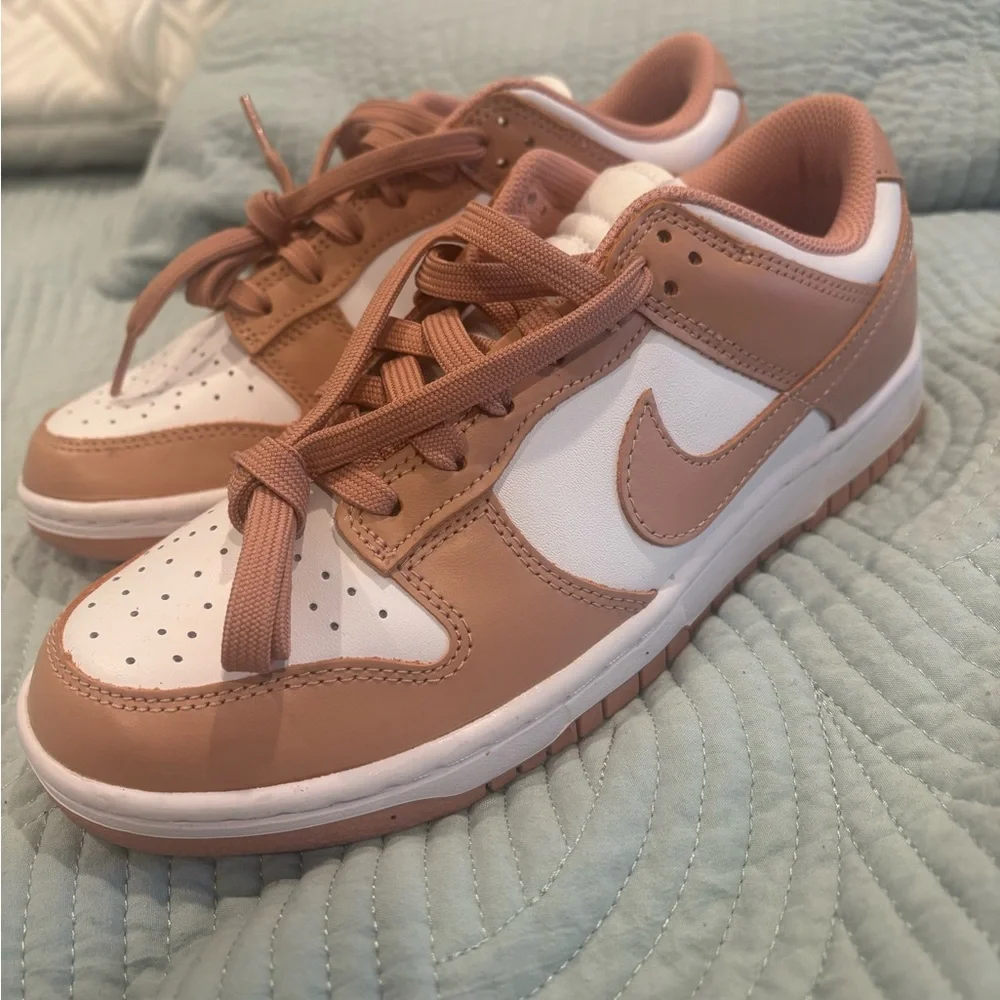 Nike White and Brown Sneakers - Picture 1 of 2